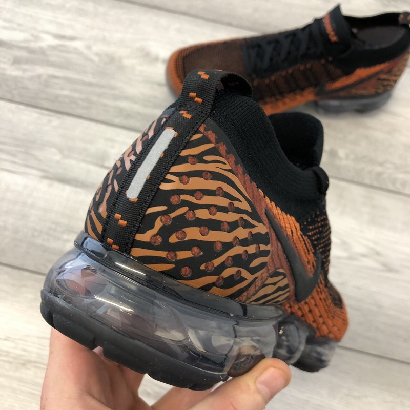 Mens Nike Air Vapormax 2.0 Flyknit Shoes WhiteBlack